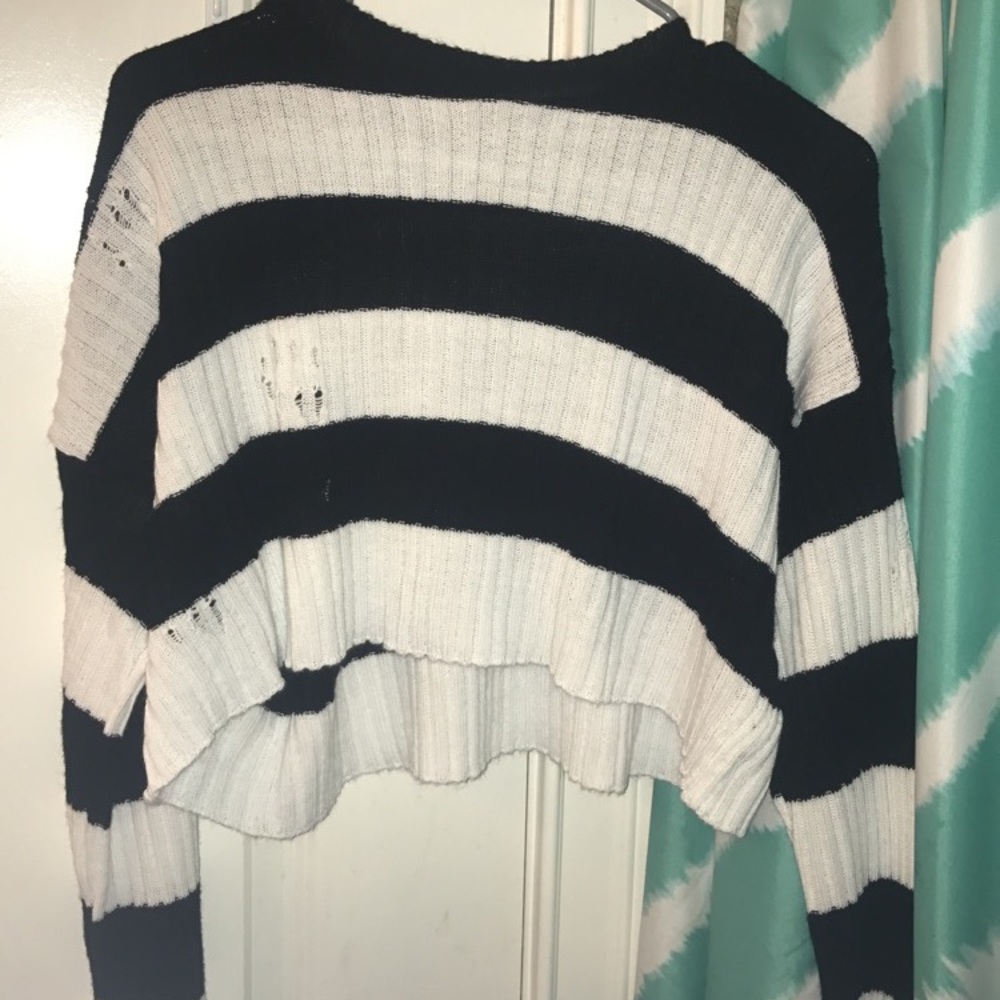 Long sleeve crop top